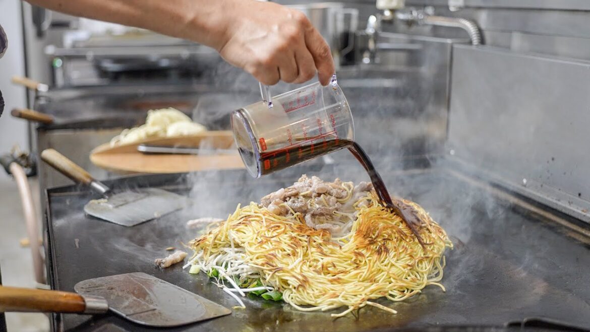 日本3大焼きそば「日田焼きそば」発祥の味!注文ラッシュの大量オーダーと大迫力の宙を舞う円盤焼きそば!Japan’s 3 major yakisoba “Hita yakisoba” 후쿠오카 야키소바 日本3大焼きそば「日田焼きそば」発祥の味!注文ラッシュの大量オーダーと大迫力の宙を舞う円盤焼きそば!Japan's 3 major yakisoba "Hita yakisoba" 후쿠오카 야키소바