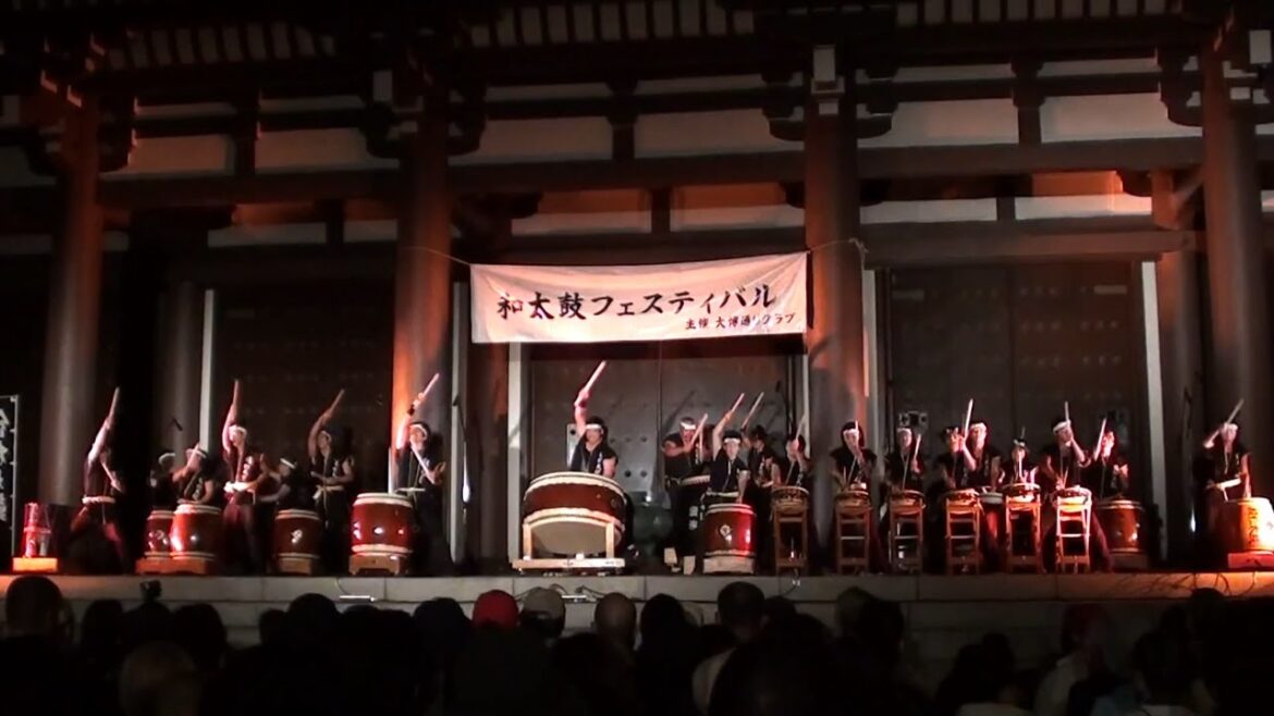 和太鼓フェスティバル in 東長寺（2010/10/10）和太鼓集団 伝 -DEN-