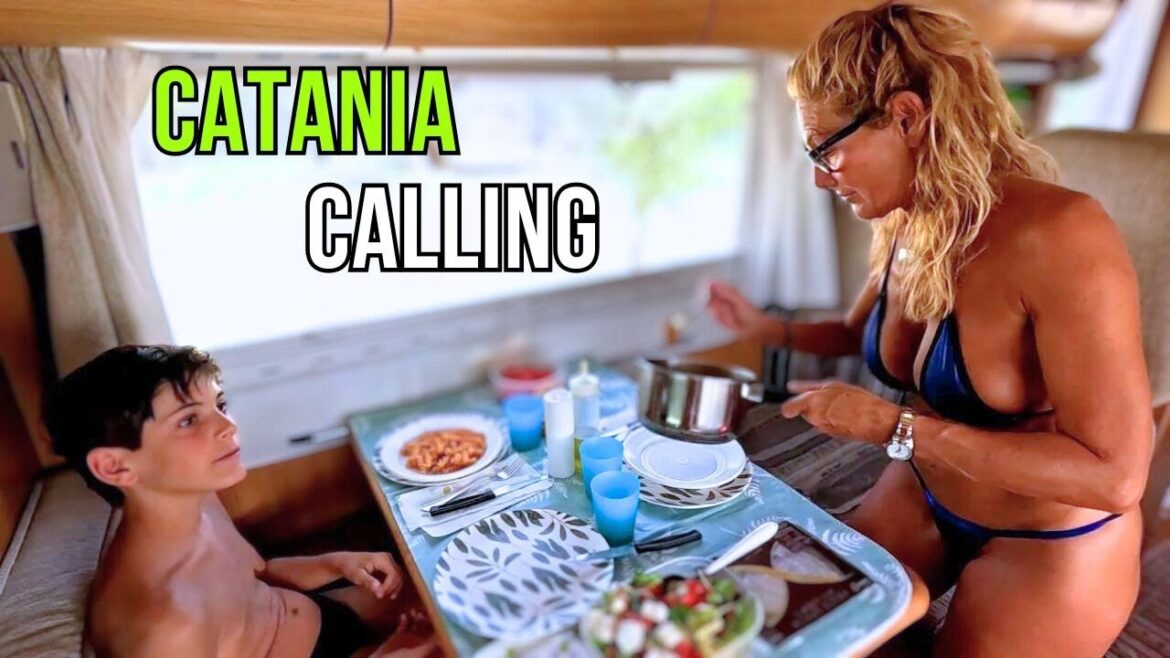 Ep. 406,  Amicizia👫, Riparazioni 🛠️ e Sorprese 🎁 nel Cuore della Sicilia!