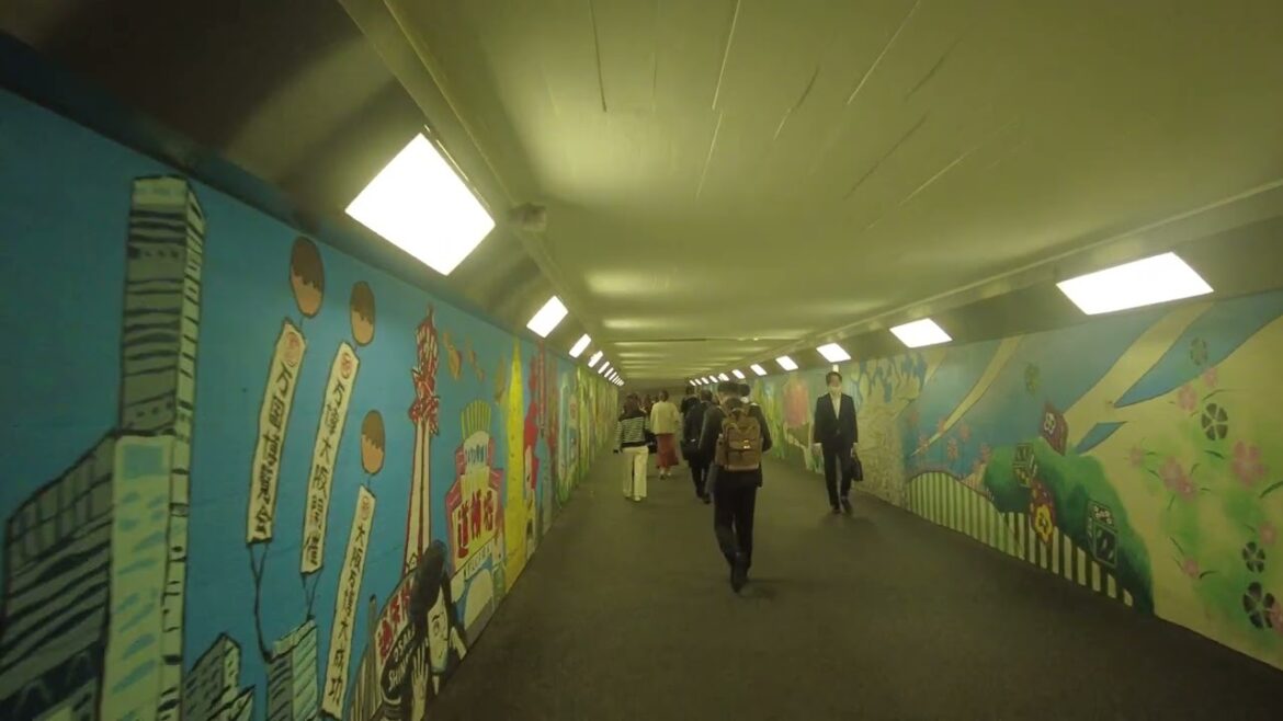 [4K Japan] Walk from Umeda Sky Building to Osaka Station at night - Osaka