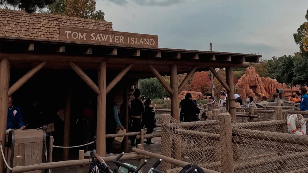 Tom Sawyer Island in Tokyo Disneyland Virtual Tour | HD 4K