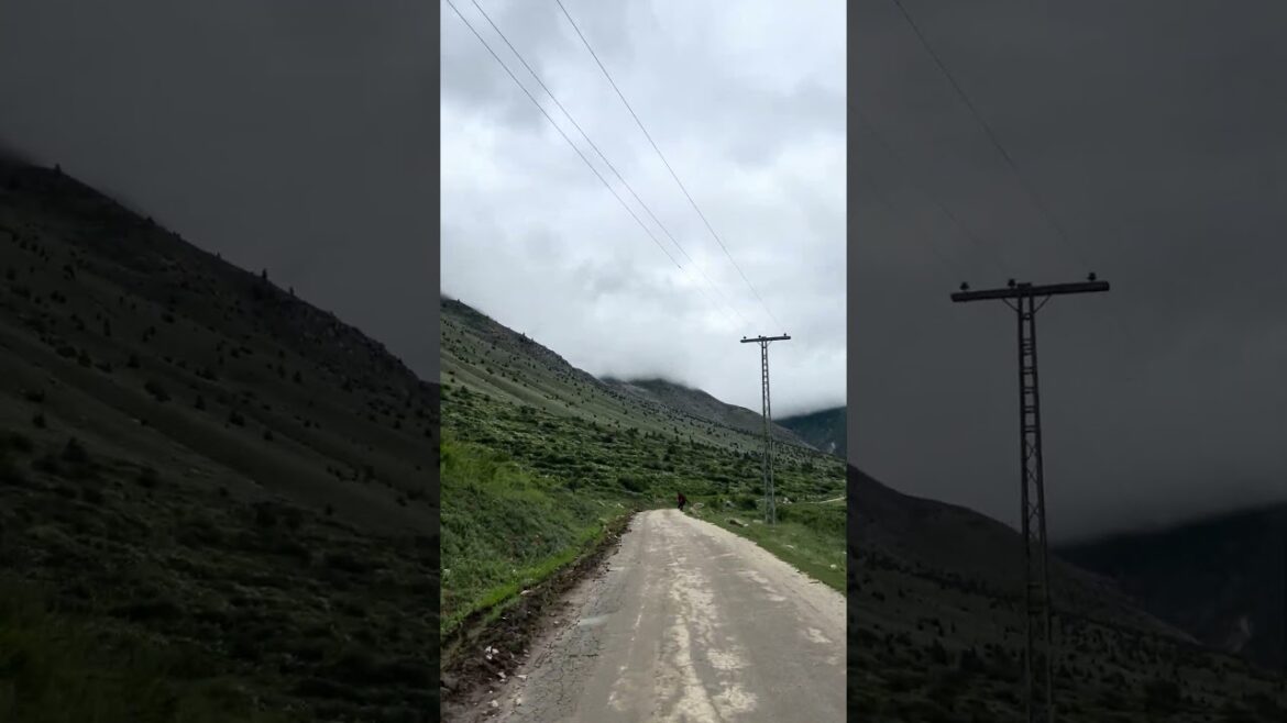 Beautiful Weather and beautiful road 🛣️☁️ #trending #travel #travelvlog Beautiful Weather and beautiful road 🛣️☁️ #trending #travel #travelvlog