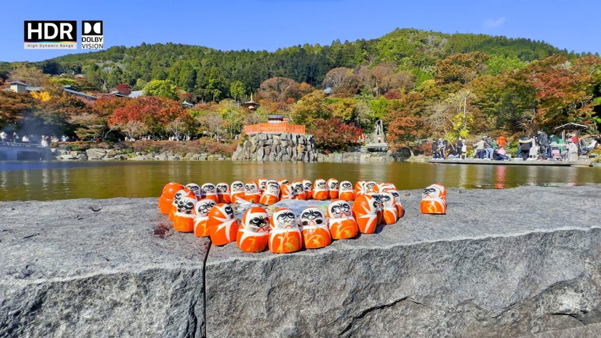 JAPAN TRAVEL | Autumn leaves at Katsuo-ji temple | foliage as red as the temple's daruma dolls