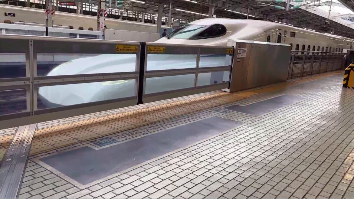 Shinkansen Line - Hikari Bullet Train from Osaka to Tokyo 2023