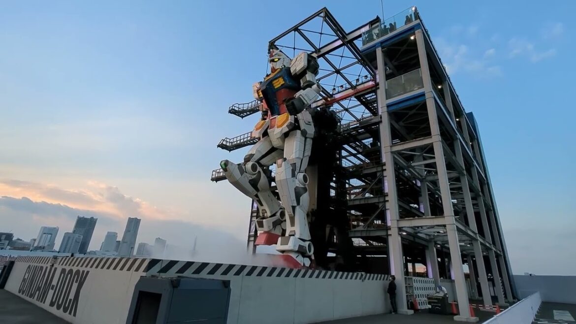 LET'S goToTHE MARVELING AT THE LIFE-SIZE'MOVING GUNDAM! AN IN-DEPTH TOUR OF GUNDAM FACTORY YOKOHAMA.