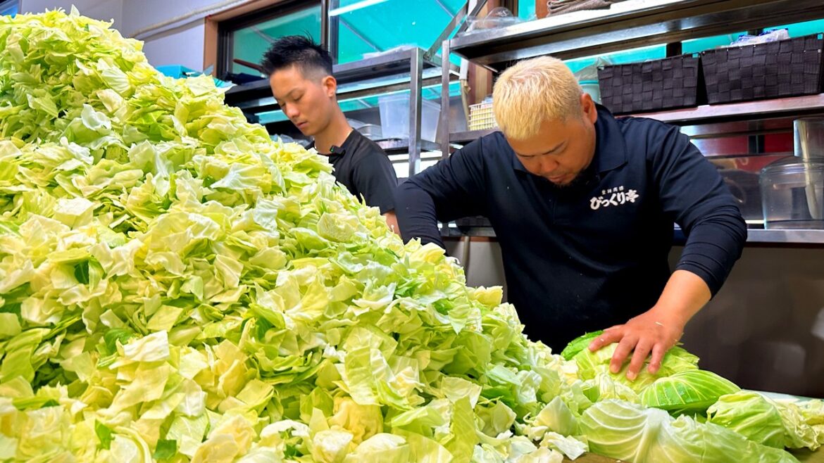 This Cabbage and Meat Mountain FEEDS 1000 people in Japan! This Cabbage and Meat Mountain FEEDS 1000 people in Japan!