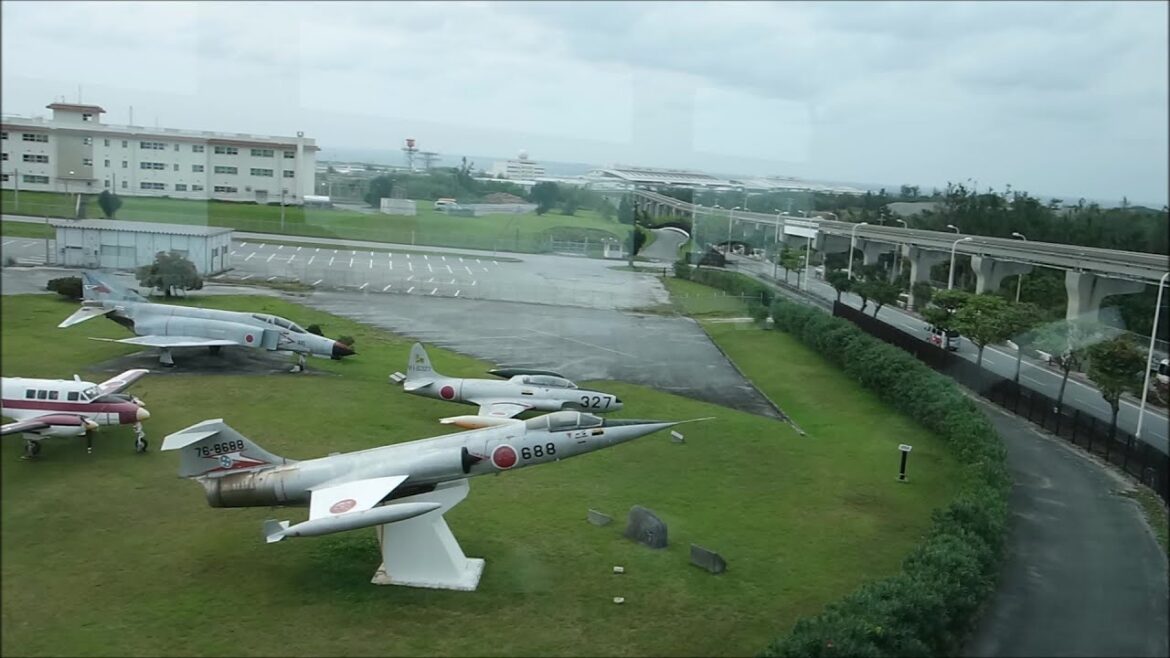 JAPANESE TRAIN Side Window View - Monorail to Naha Airport, Okinawa, Japan - Yui Rail (ゆいレール)