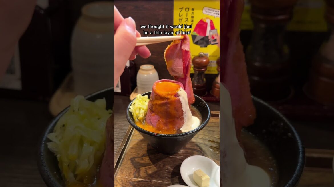 Eating the BEST Roast beef bowls in Tokyo... Maybe the world! Roast Beef Ohno in Harajuku