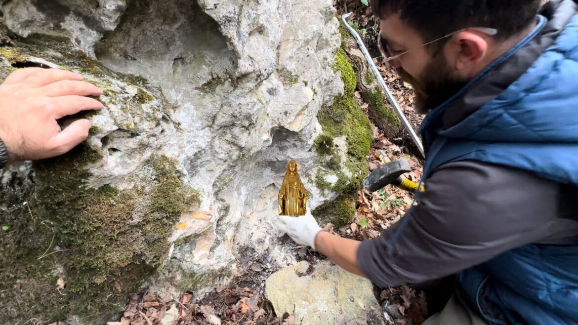 Üç Adet Oyma Üç Ayrı Kasa, Birincisini Açıyorum. Define Bulma Anı… Üç Adet Oyma Üç Ayrı Kasa, Birincisini Açıyorum. Define Bulma Anı…