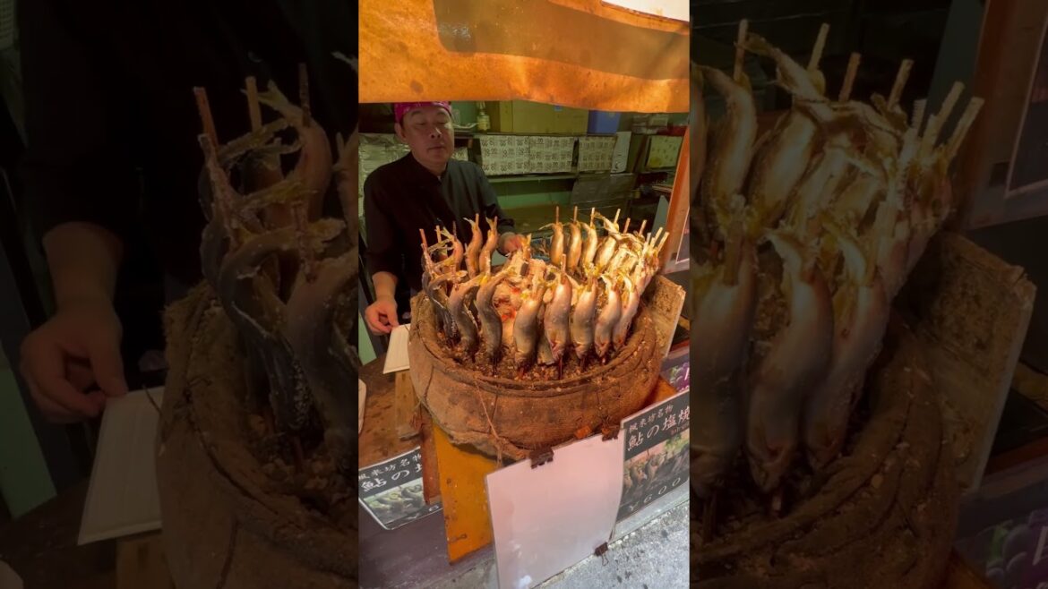 Must Try Japanese Streetfood: Mouthwatering Ayu Sweet Fish at Minoo Park in Osaka, Japan Must Try Japanese Streetfood: Mouthwatering Ayu Sweet Fish at Minoo Park in Osaka, Japan