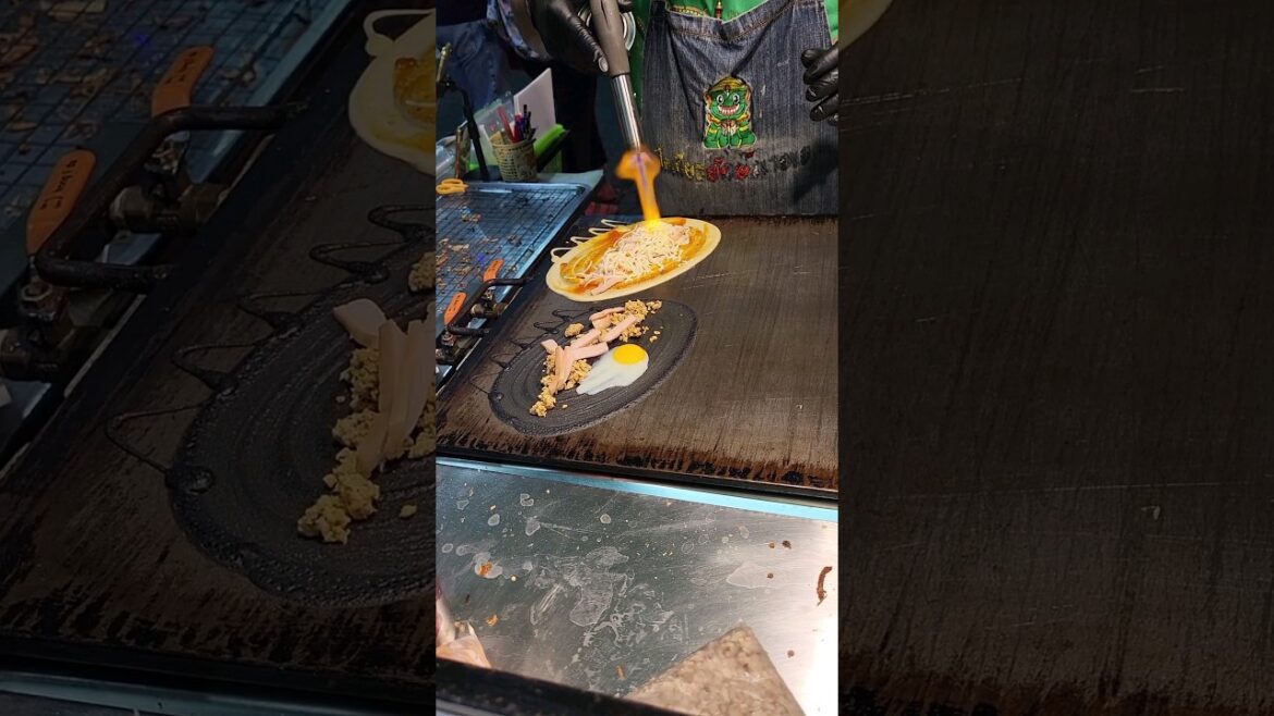 Don't sleep on these Japanese savory crepes in Bangkok Chinatown - Thailand 🇹🇭