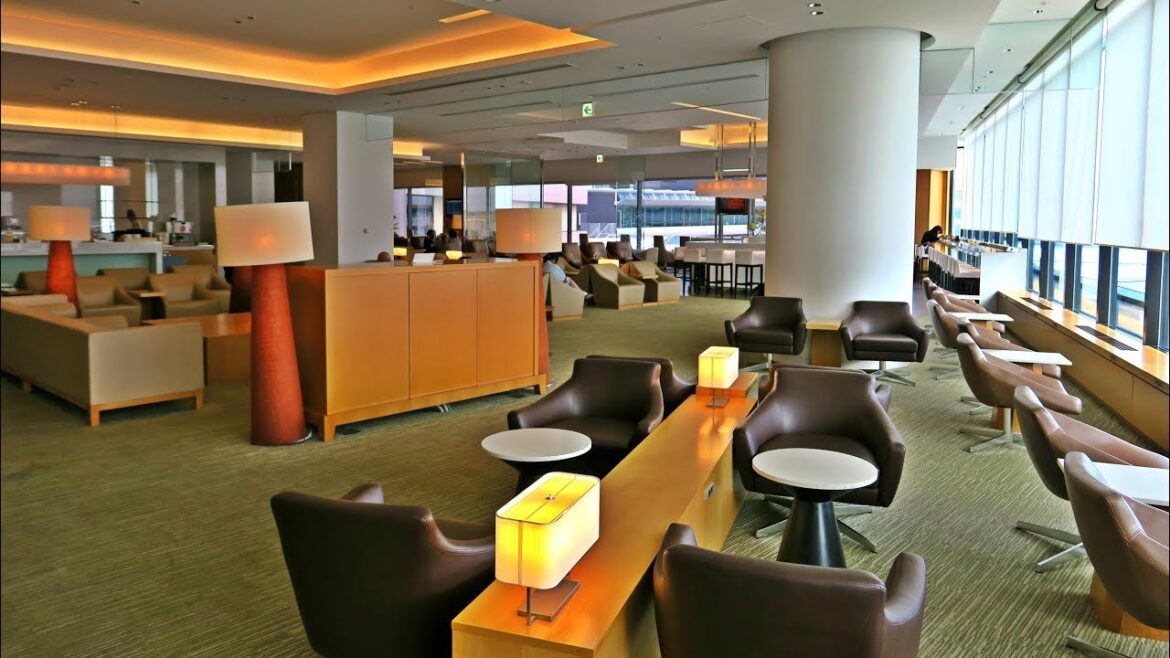 JAPAN AIRLINES SAKURA LOUNGE (NARITA INTERNATIONAL AIRPORT) サクララウンジ成田国際空港