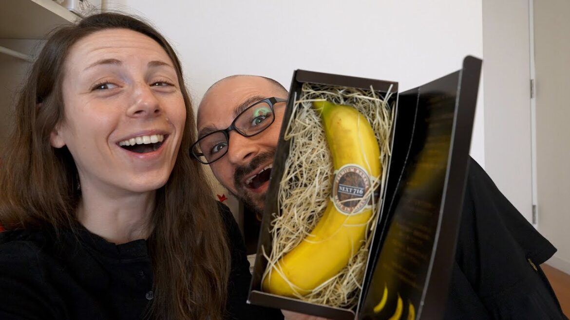 Unboxing an $8 Japanese Banana Unboxing an $8 Japanese Banana