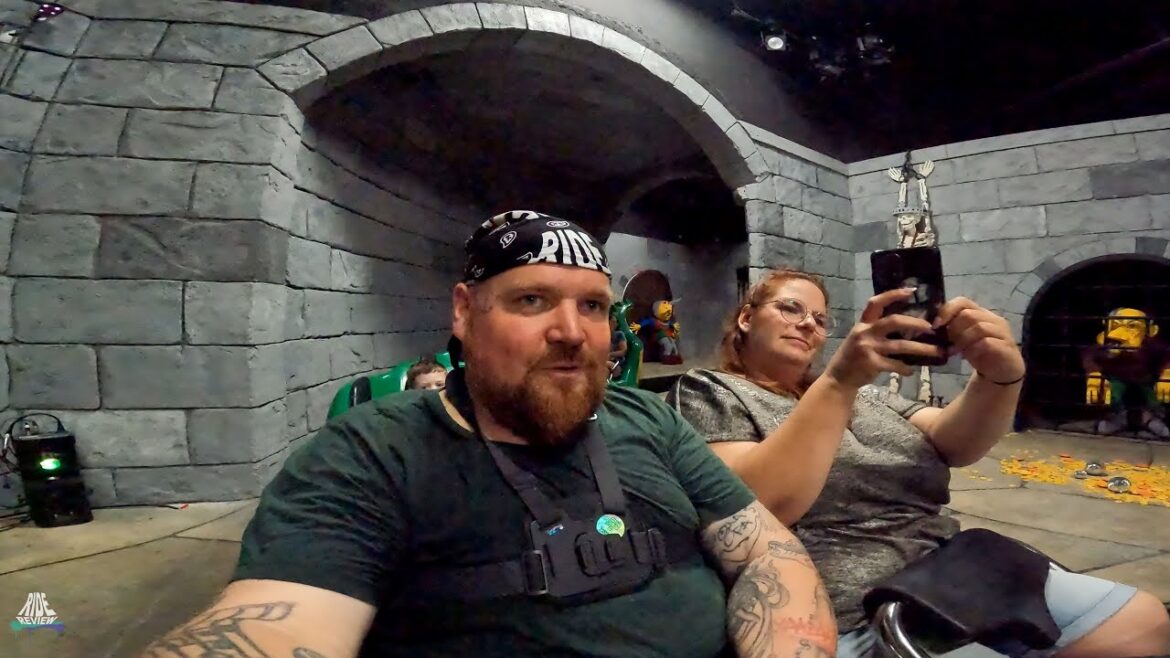 Wir bleiben mit der Achterbahn stecken 😱 Wir bleiben mit der Achterbahn stecken 😱