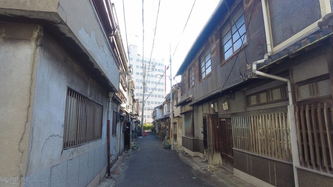 [4K Japan] Stroll through the back alleys of Hanazonocho - Osaka