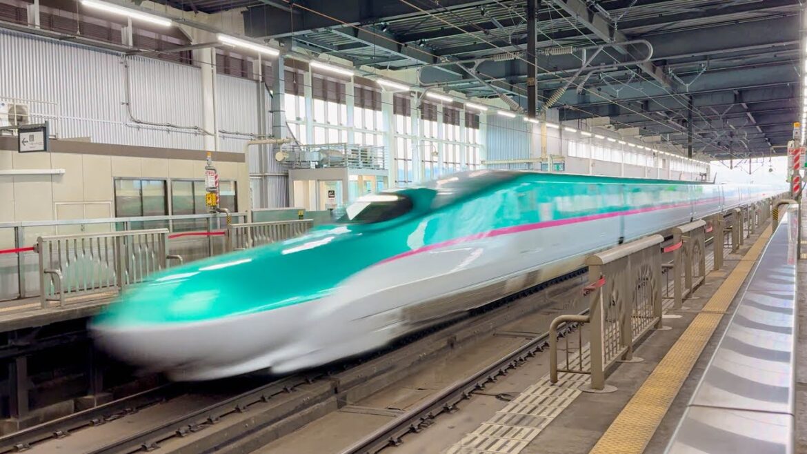 Super Fast!! Experience Japan’s Fastest Bullet Train Up Close | Hayabusa π Super Fast!! Experience Japan's Fastest Bullet Train Up Close | Hayabusa π