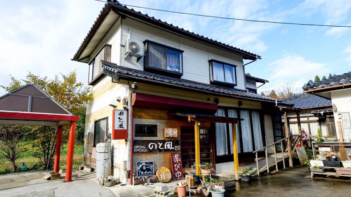 普通の家かと思ったらまさかのボリューム満点定食が出てくるポツンとワンオペ食堂丨JAPANESE FOOD