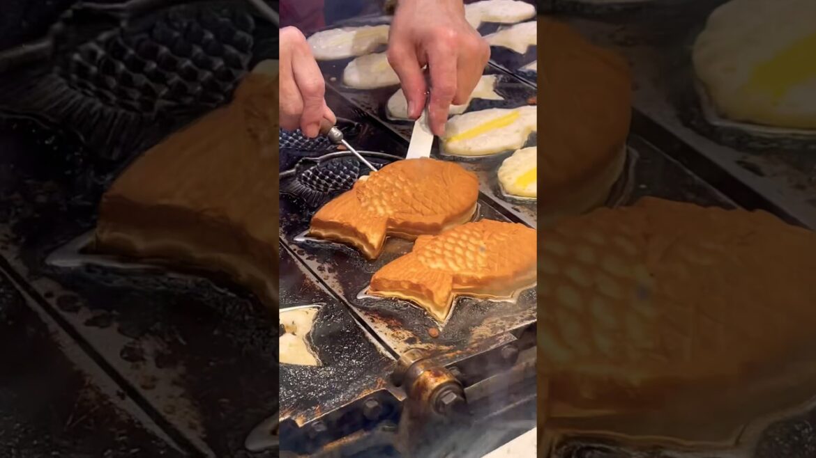 Taiyaki Japanese Fish Shaped Cake #shorts