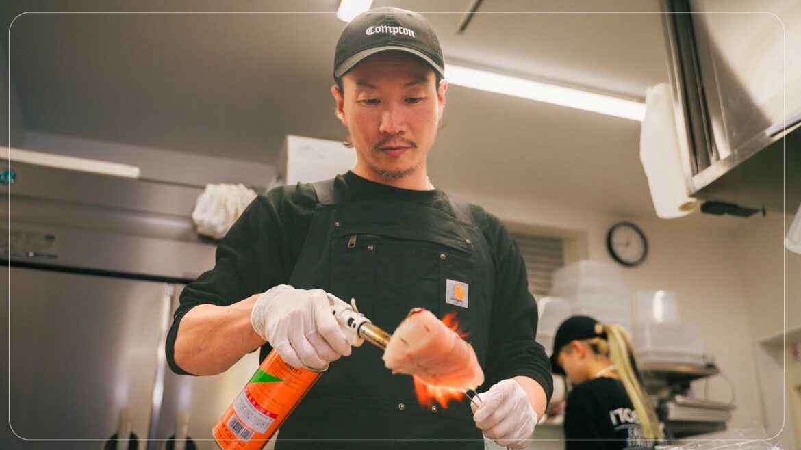 A luxurious seafood bowl that you can enjoy while looking out at the ocean! 糸島海鮮堂 寿司 sushi