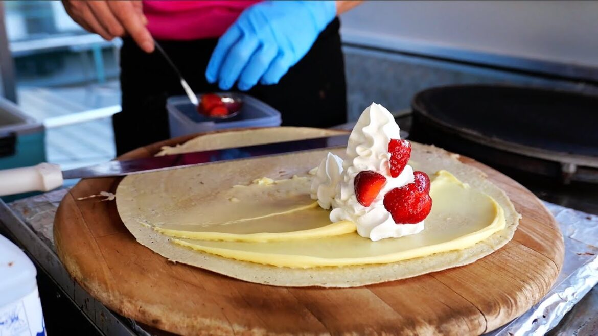 Japanese Street Food - STRAWBERRY CHEESECAKE CREPE COMPILATION Papa Crepe Tokyo Japan