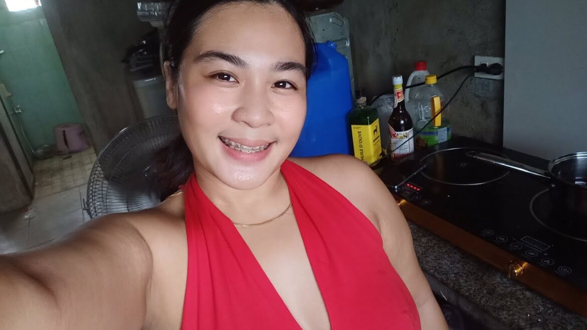 MEAT BALLS FOR LUNCH | JULIA EVANGELINE UNITE