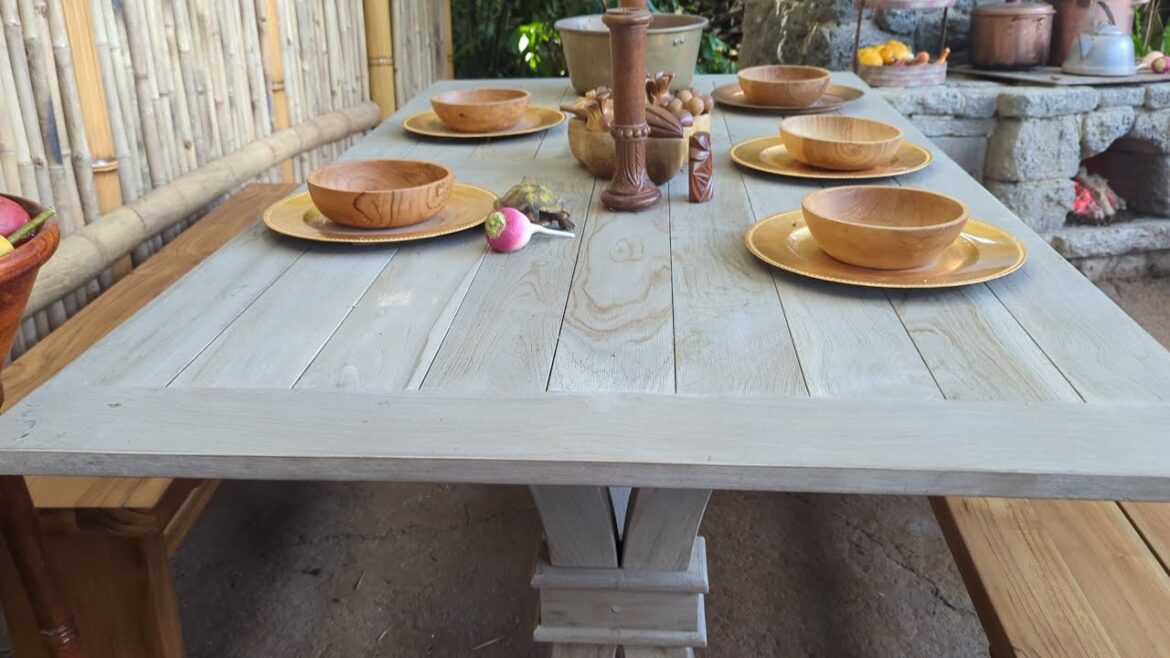 Disneyland Adventureland swiss family treehouse