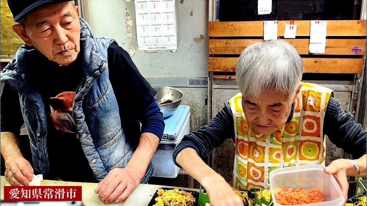 【日本一アットホームな寿司屋】別居25年80歳仲良し夫婦！朝4時から仕込む【箱寿司】が大人気‼/Japanese street food restaurant