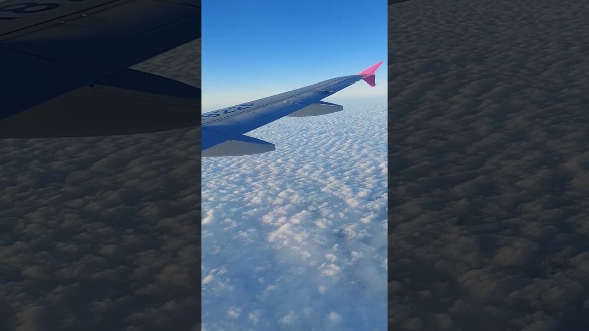 [沖繩旅行] 往沖繩飛機藍天白雲好時光～