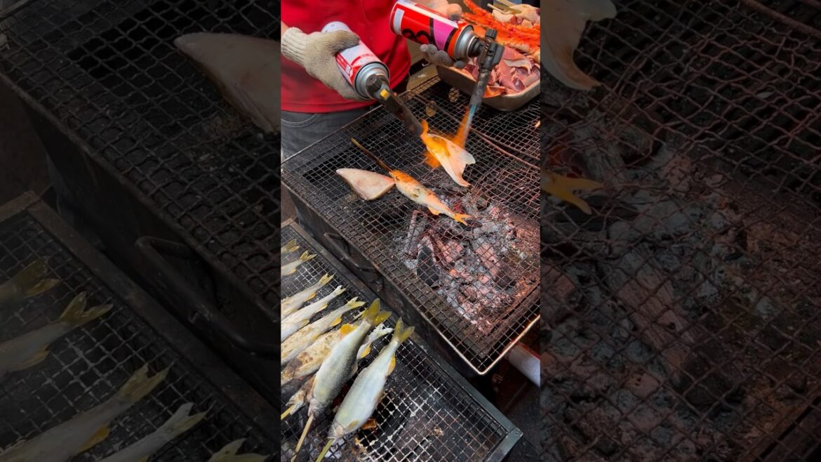 GRILLING FISH, JAPANESE STYLE ! TSUKIJI MARKET: #tsukijimarket #tokyo #japan