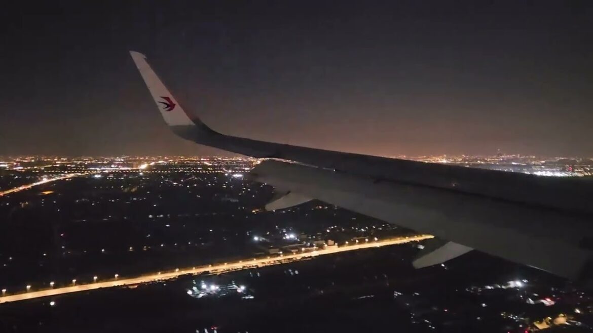China Eastern Airlines MU5088 (A320-251N) lands at Shanghai Pudong International Airport China Eastern Airlines MU5088 (A320-251N) lands at Shanghai Pudong International Airport