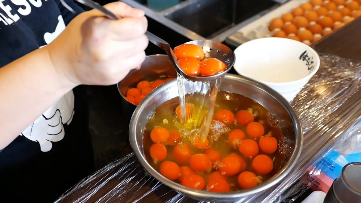 Japanese Food - The BIGGEST MAZESOBA RAMEN Menya Hanabi Nagoya Japan