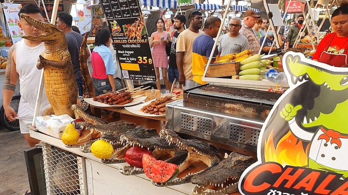 Pattaya! Street Food & Walking Tour Along The Beach