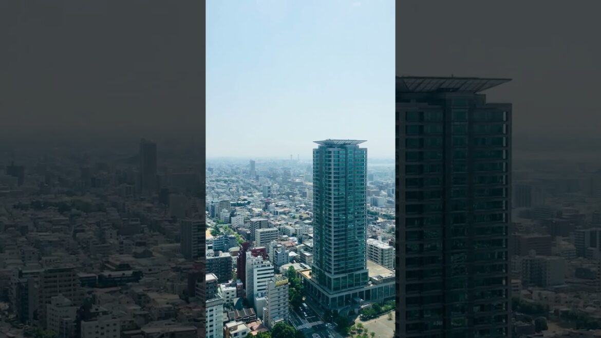 Kobe City from 34th Floor | Japan #viral #crownplaza #japanvlog #shorts #aeon #kobecity #kobe #viral