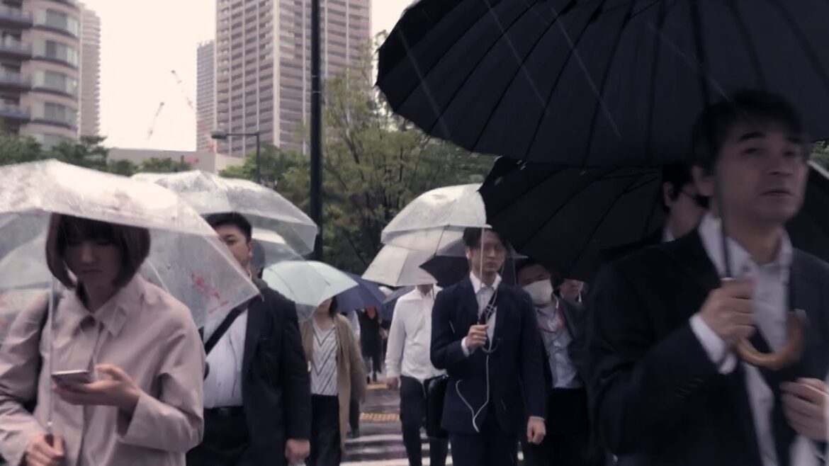 I walked across Japan and slept in a tent