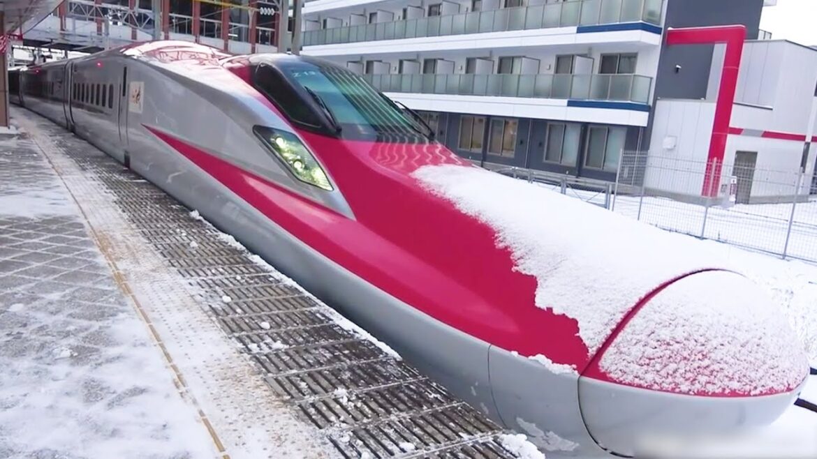 Riding the Japan's Amazingly Fast Bullet Train from Akita to Tokyo || Akita Shinkansen KOMACHI
