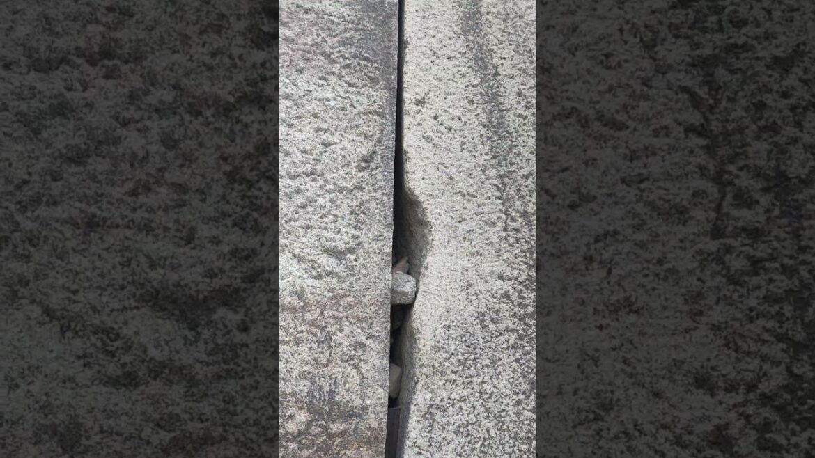 ថ្មយក្ស, giant rock and stone, build Osaka Castle, Osaka, Japan, Cambodia, ASEAN Travel ថ្មយក្ស, giant rock and stone, build Osaka Castle, Osaka, Japan, Cambodia, ASEAN Travel