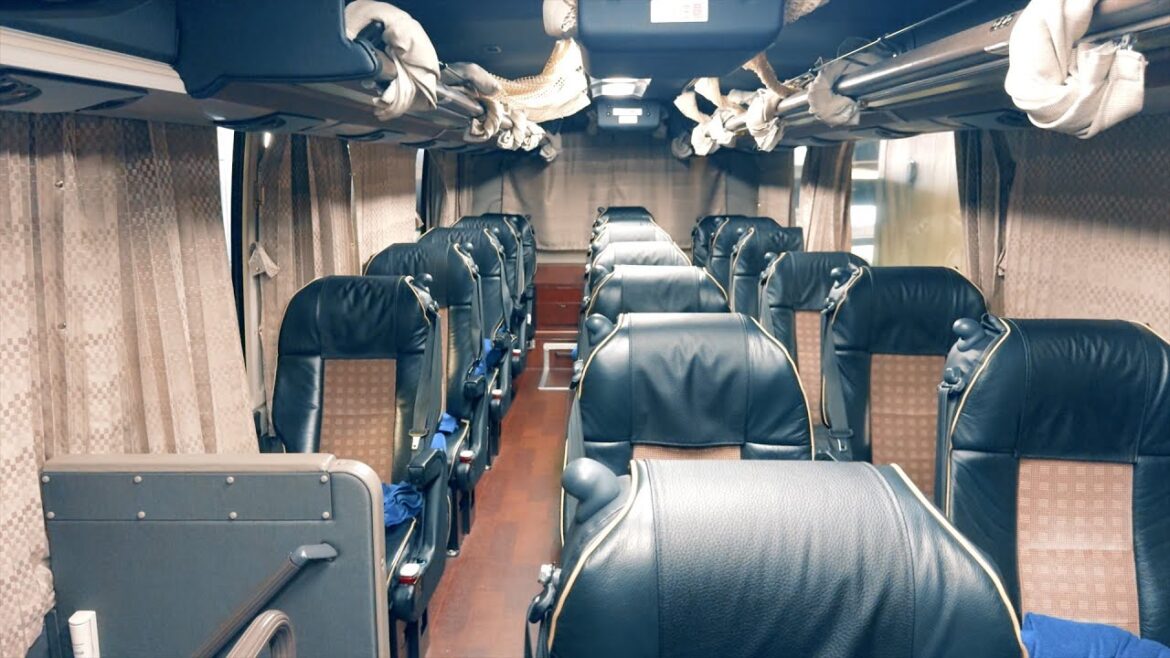 日本最長 / 東京 - 福岡間1000kmを14時間かけて夜行バスで移動 | はかた号