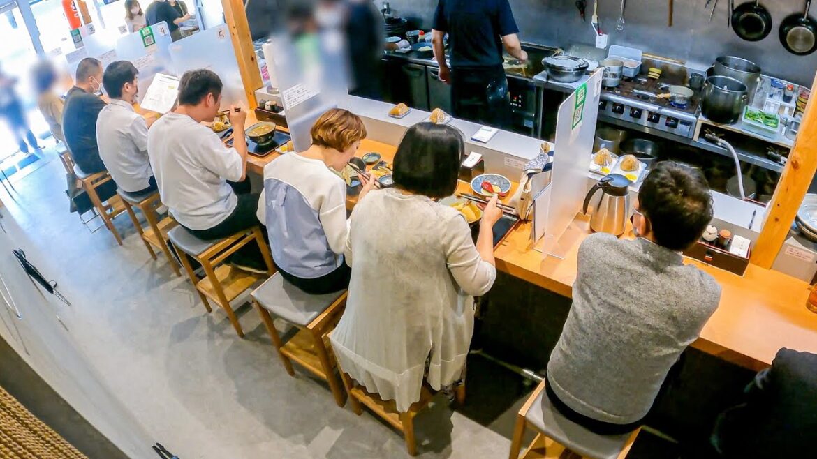 特大海老天ラッシュ!常連が愛してやまない三代目若大将による満腹手打ちうどん丨Udon Noodles and Tempura in Kyoto 特大海老天ラッシュ!常連が愛してやまない三代目若大将による満腹手打ちうどん丨Udon Noodles and Tempura in Kyoto