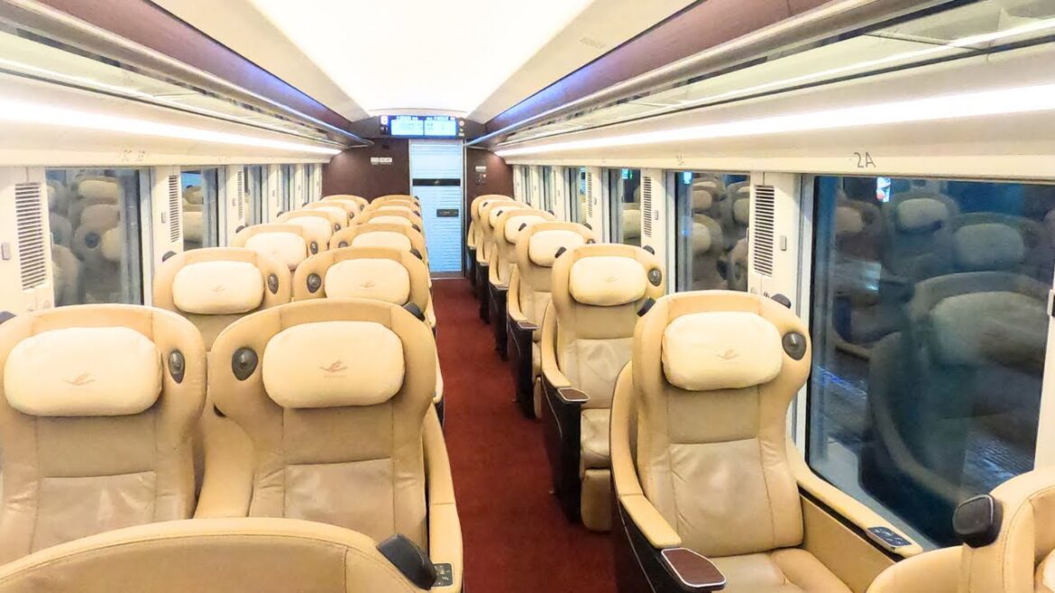 Trying Premium seat on the “Hinotori” Luxury limited express train | Nara – Osaka | Kintetsu Trying Premium seat on the "Hinotori" Luxury limited express train | Nara - Osaka | Kintetsu