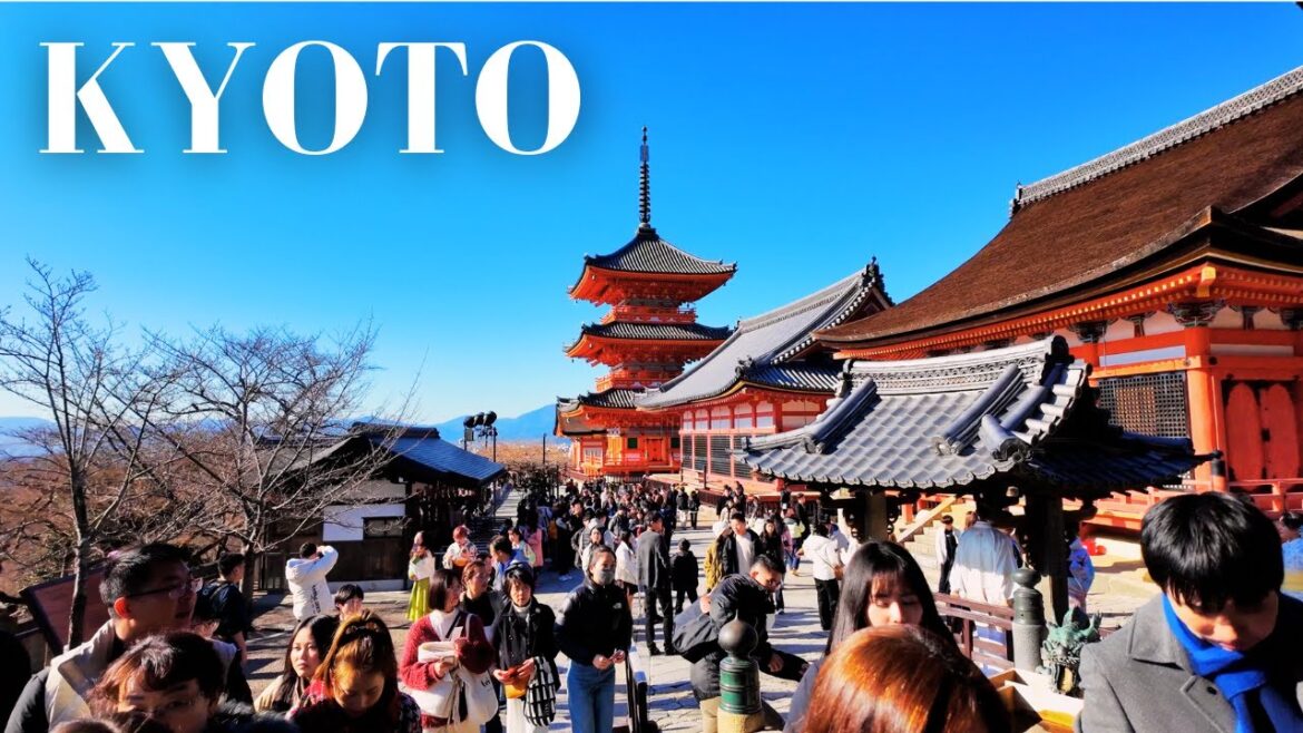 Kiyomizu-dera, Kyoto. Walking Tour. 4K.