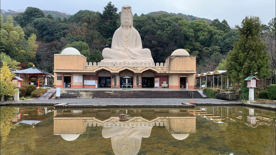 The Geisha District (Gion District) of Kyoto Japan. Amazing stop on 7 day Japan Rail Pass @RixTrips The Geisha District (Gion District) of Kyoto Japan. Amazing stop on 7 day Japan Rail Pass @RixTrips