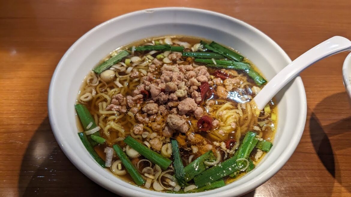 福岡　北九州グルメ　東南アジア風ピリ辛ラーメン　Japan Fukuoka Gourmet Tour, Taiwan Ramen 800yen　