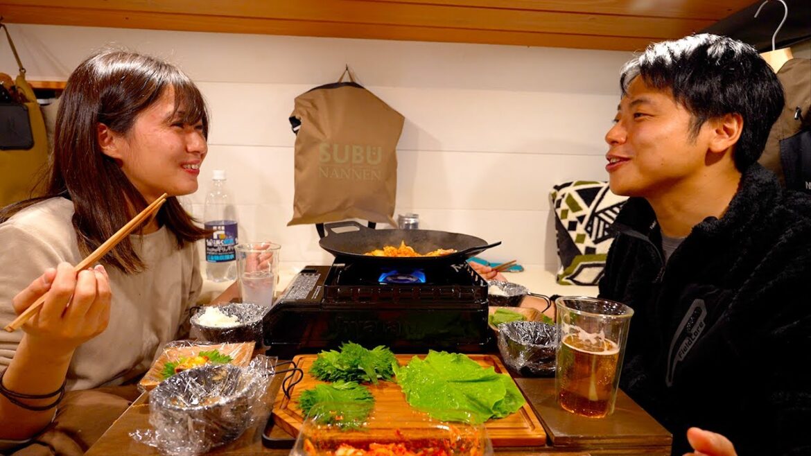 冬の有馬温泉を目指して神戸の道の駅で車中泊。車内で湯上りビールとサムギョプサル。