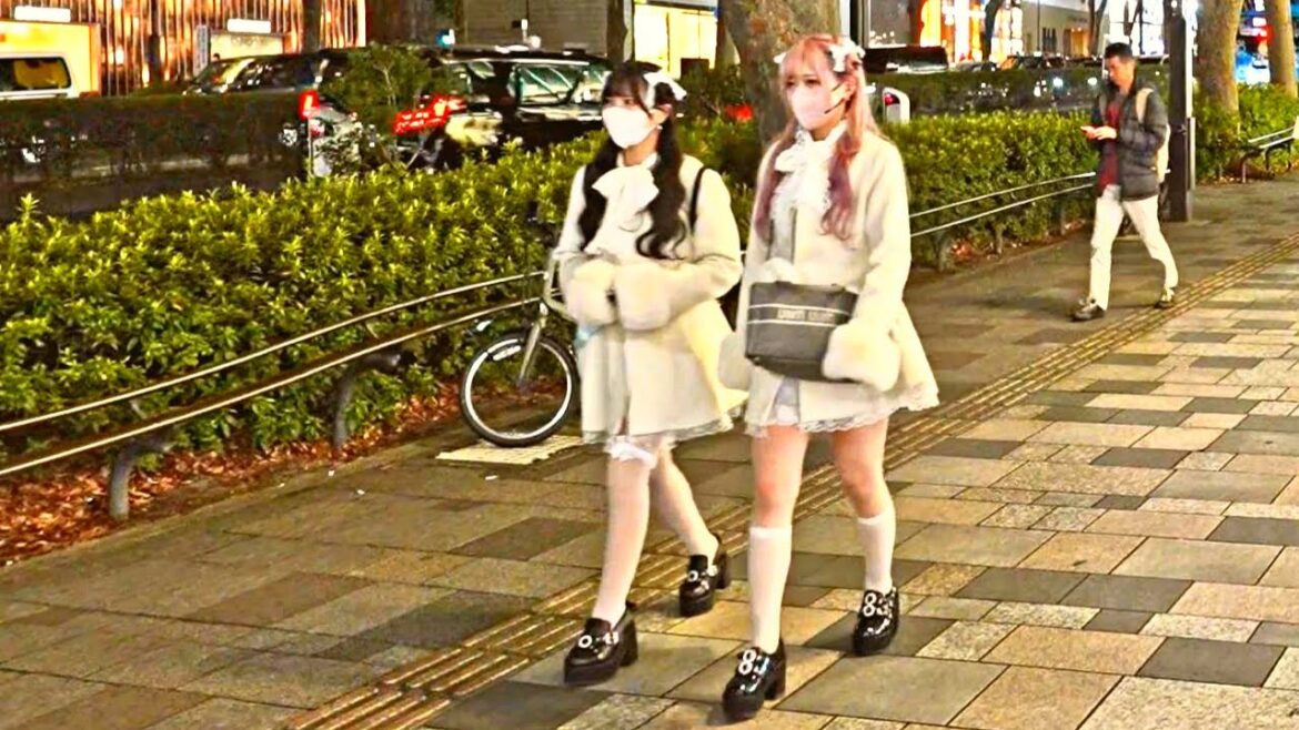 From Tokyo’s Girls bar Town to Maid cafe Town From Tokyo's Girls bar Town to Maid cafe Town