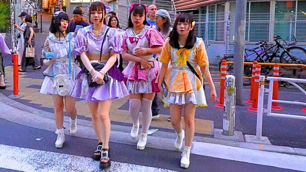 Tokyo's  Most ENTERTAINMENT Districts in the Morning