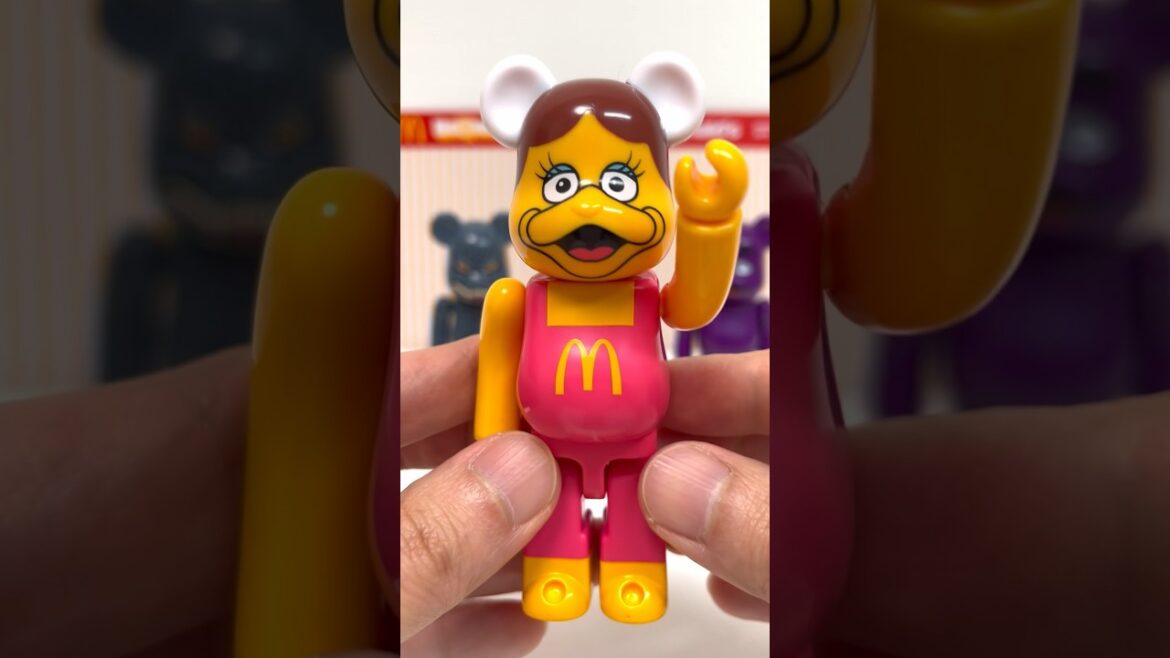 Mcdonald's vs Godzilla BE@RBRICK Birdie Figure #shorts