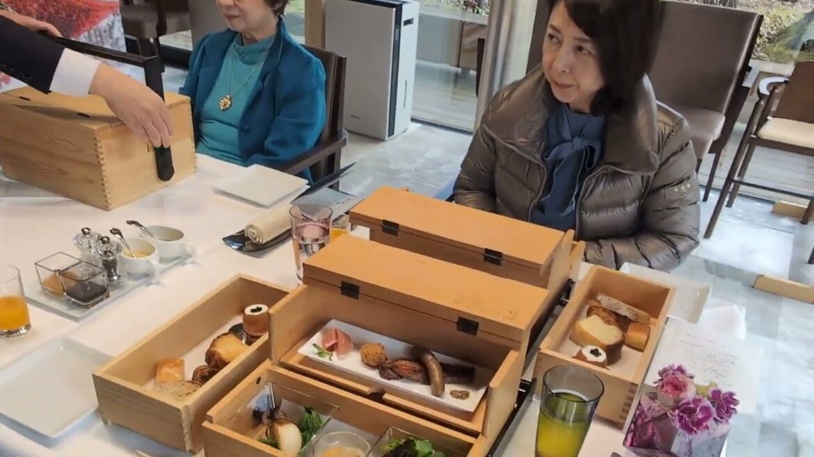 Shimoamano, Wakayama (和歌山県下天野) - Western / Japanese breakfast at Sanso Amanosato ryokan (山荘 天の里)