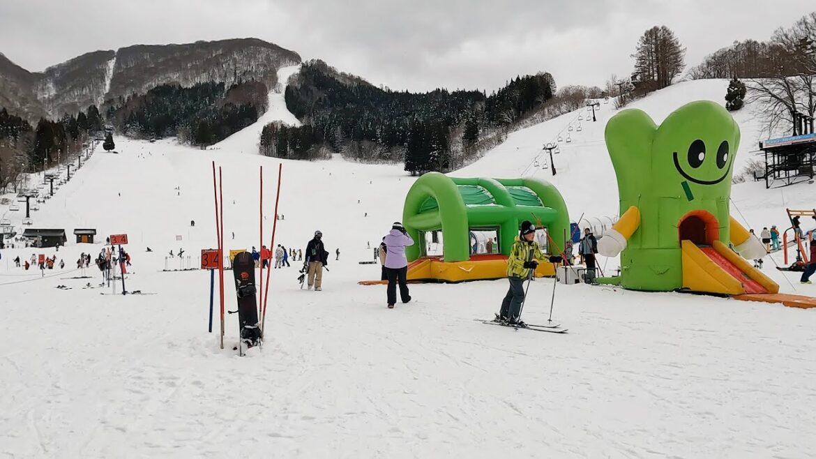 JAPAN TRAVEL:Walk🚶‍♂️Nozawa Onsen,Yu Road,Snow Field⛄️Nagano Convenient moving sidewalks JAPAN TRAVEL:Walk🚶‍♂️Nozawa Onsen,Yu Road,Snow Field⛄️Nagano Convenient moving sidewalks