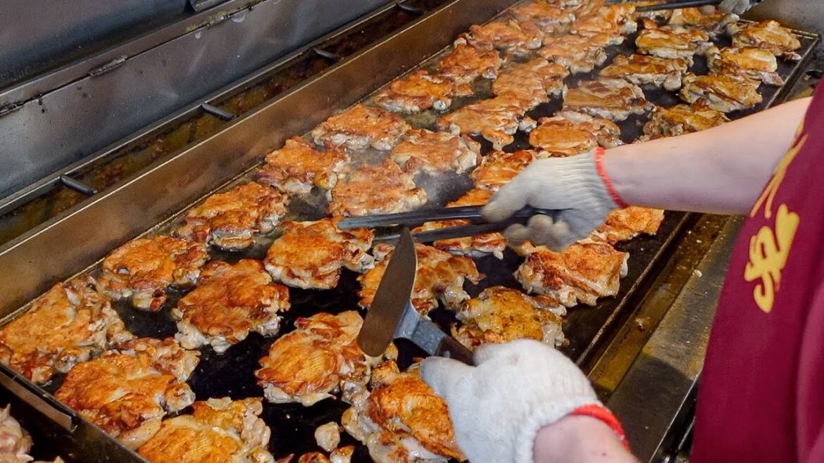 500 sold out a day! Hot plate chicken chop, Steak teppanyaki / 鐵板雞腿排, 厚切牛排 - Taiwan street food