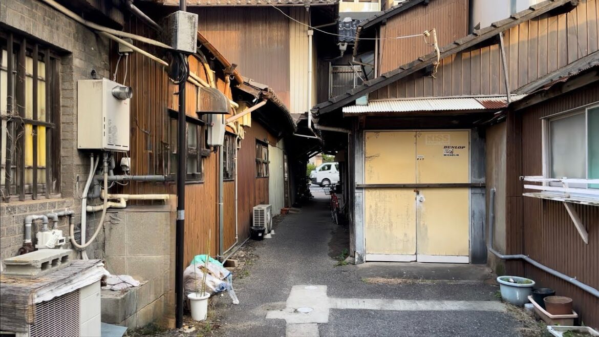 Kitakyushu Kokura walk, Japan [4K HDR]